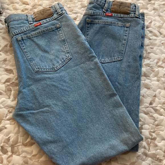 Wrangler Blue Jeans - Men - Size  38 X 32 - Picture 3 of 4